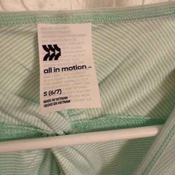 NWT All in Motion Teal Cropped Athletic Top - Size S - Picture 3 of 3